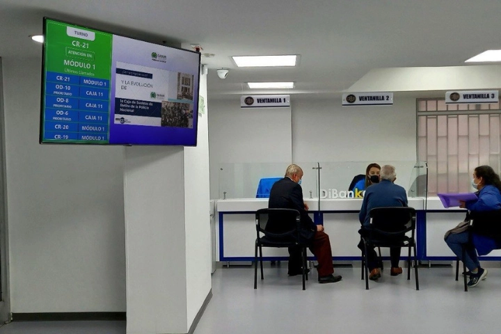 Kiosco de autoatención para gestión de turnos en Autoatención CASUR